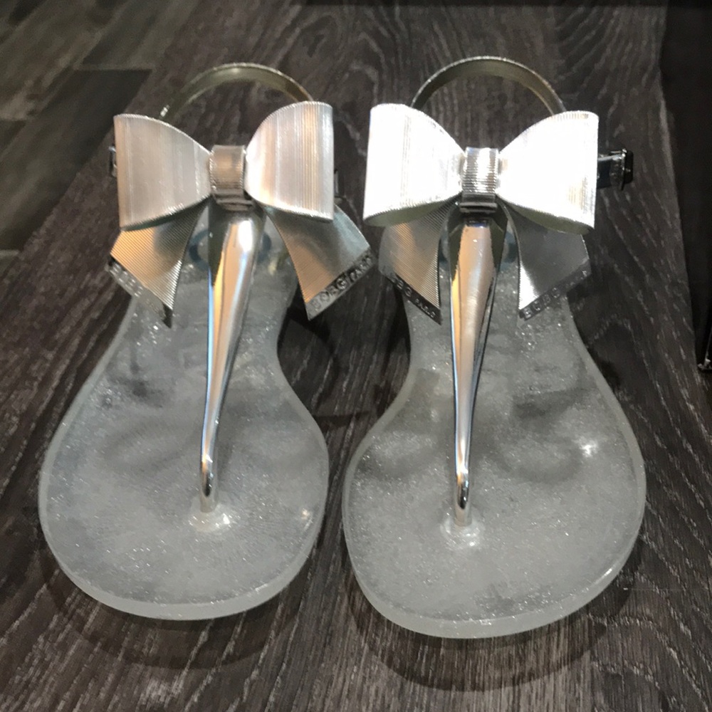 BCBG Silver Bow Jelly Sandals, Size 6, NEW